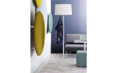 Cascando Coatlamp Stehleuchte Garderobenstaender Buero Wartezimmer Empfang Neudoerfler